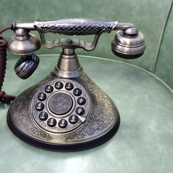 Antique Style Push Button Rotary Phone - Picture 7 of 9